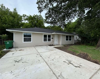 3017 Nita Street - Photo Thumbnail 1