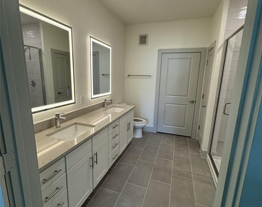 26244 Twin Oaks Road - Photo Thumbnail 3