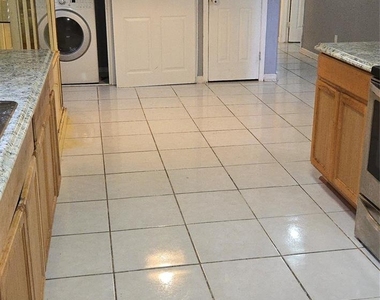 11807 Greenmesa Drive - Photo Thumbnail 7