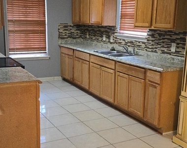 11807 Greenmesa Drive - Photo Thumbnail 4
