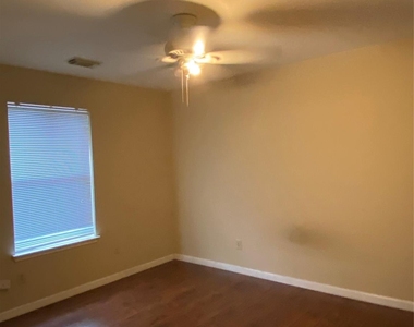 2927 Sailors Moon Drive - Photo Thumbnail 6