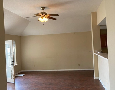 2927 Sailors Moon Drive - Photo Thumbnail 10