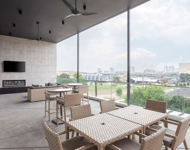 2425 Bell Street - Photo Thumbnail 20