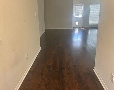 8407 N Broadleaf Avenue N - Photo Thumbnail 2