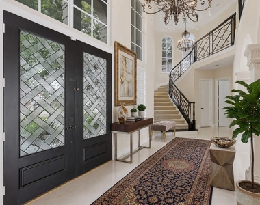 3315 Riviera Drive - Photo Thumbnail 8