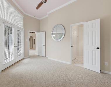 3315 Riviera Drive - Photo Thumbnail 30