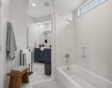 3315 Riviera Drive - Photo Thumbnail 31