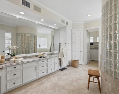 3315 Riviera Drive - Photo Thumbnail 23