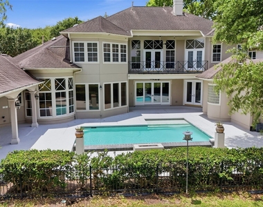 3315 Riviera Drive - Photo Thumbnail 1