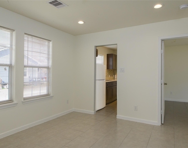 3409 Simmons Street - Photo Thumbnail 3