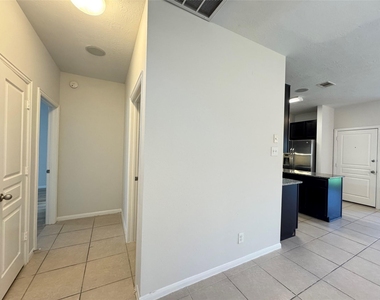 8107 Gran Villa Drive - Photo Thumbnail 10