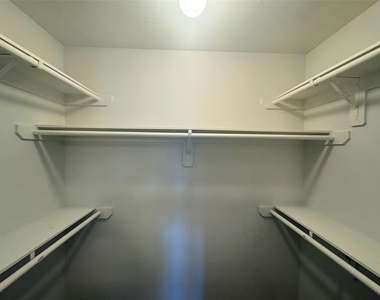 8107 Gran Villa Drive - Photo Thumbnail 34