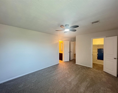 8107 Gran Villa Drive - Photo Thumbnail 36