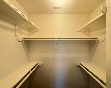 8107 Gran Villa Drive - Photo Thumbnail 42