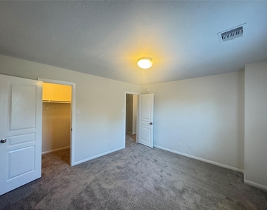 8107 Gran Villa Drive - Photo Thumbnail 33