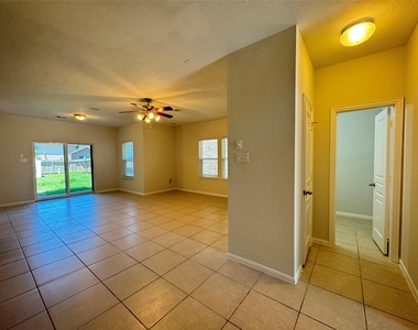 8107 Gran Villa Drive - Photo Thumbnail 7
