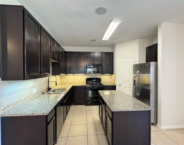 8107 Gran Villa Drive - Photo Thumbnail 15