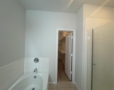 8107 Gran Villa Drive - Photo Thumbnail 23