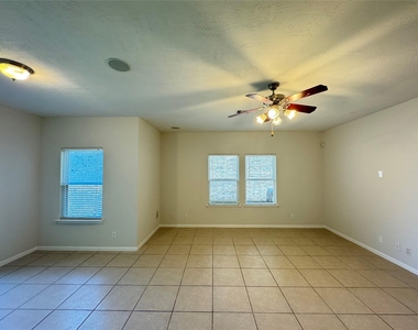 8107 Gran Villa Drive - Photo Thumbnail 12