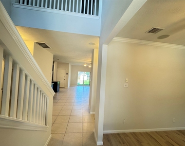 8107 Gran Villa Drive - Photo Thumbnail 4