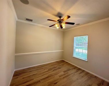 8107 Gran Villa Drive - Photo Thumbnail 5