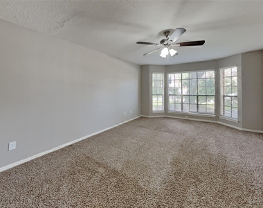 2507 Brookdale Drive - Photo Thumbnail 7