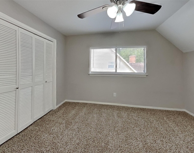 2507 Brookdale Drive - Photo Thumbnail 12