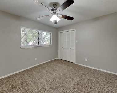 2507 Brookdale Drive - Photo Thumbnail 13