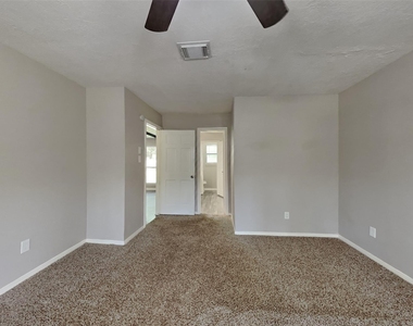 2507 Brookdale Drive - Photo Thumbnail 8