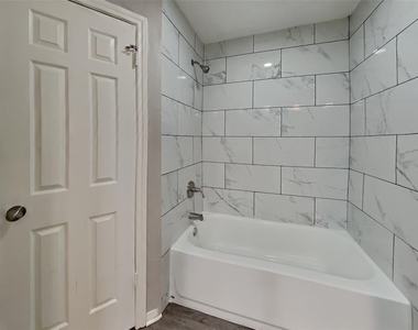 2507 Brookdale Drive - Photo Thumbnail 10