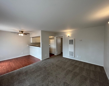 3629 N Mac Gregor Way - Photo Thumbnail 1