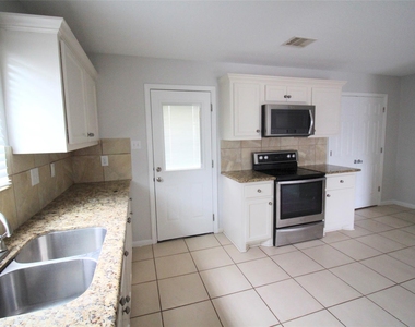 6610 Loma Vista Street - Photo Thumbnail 11