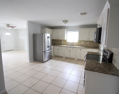 6610 Loma Vista Street - Photo Thumbnail 8