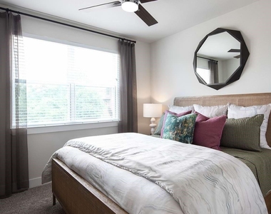 2425 Bell Street - Photo Thumbnail 6