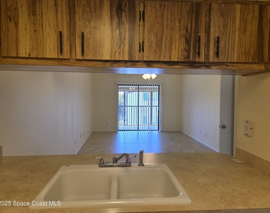 505 Landings Way - Photo Thumbnail 11