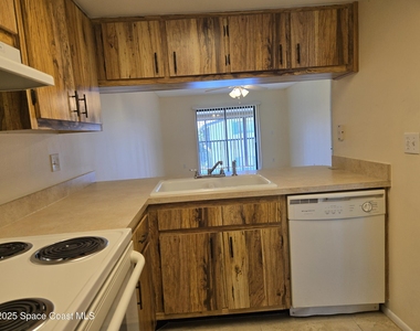 505 Landings Way - Photo Thumbnail 10