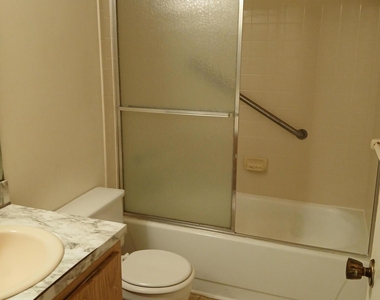 1649 Sunny Brook Lane Ne - Photo Thumbnail 5