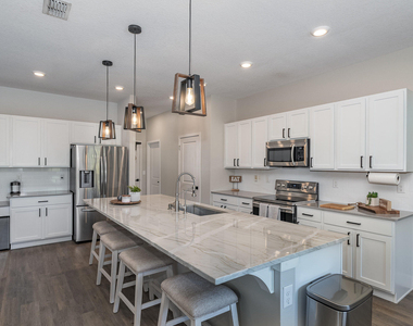 620 Cecelia Avenue Se - Photo Thumbnail 8