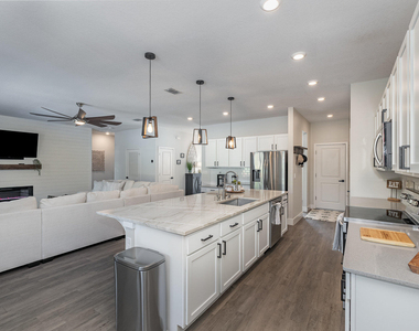 620 Cecelia Avenue Se - Photo Thumbnail 7