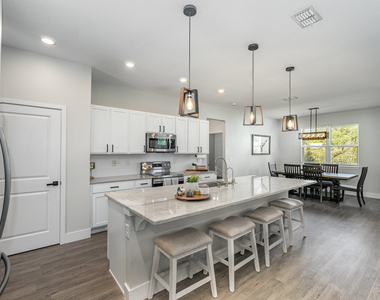 620 Cecelia Avenue Se - Photo Thumbnail 9