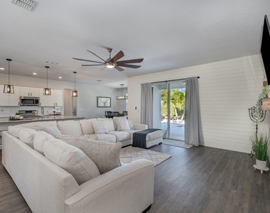 620 Cecelia Avenue Se - Photo Thumbnail 4
