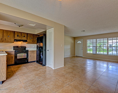 1640 Norman Street Ne - Photo Thumbnail 4