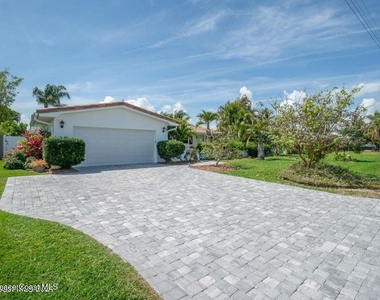319 Dorset Drive - Photo Thumbnail 1