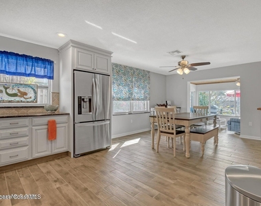 319 Dorset Drive - Photo Thumbnail 12