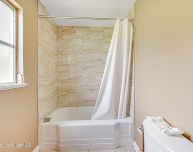 108 E Avenue D E - Photo Thumbnail 13
