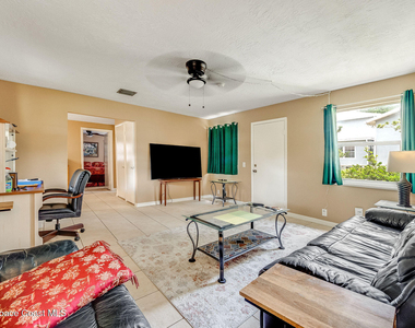 108 E Avenue D E - Photo Thumbnail 7