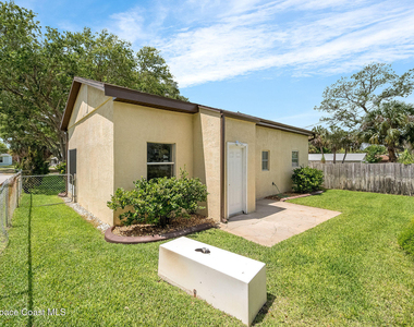 108 E Avenue D E - Photo Thumbnail 24