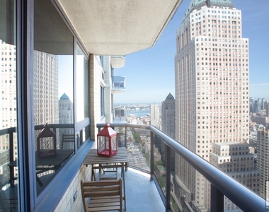 West 48th Street - Photo Thumbnail 3