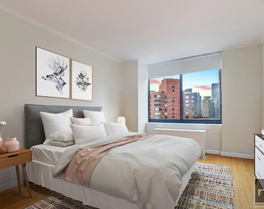 West 48th Street - Photo Thumbnail 5