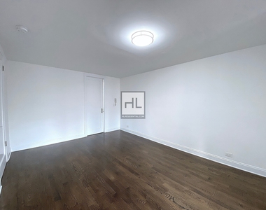 East 35 Street - Photo Thumbnail 5